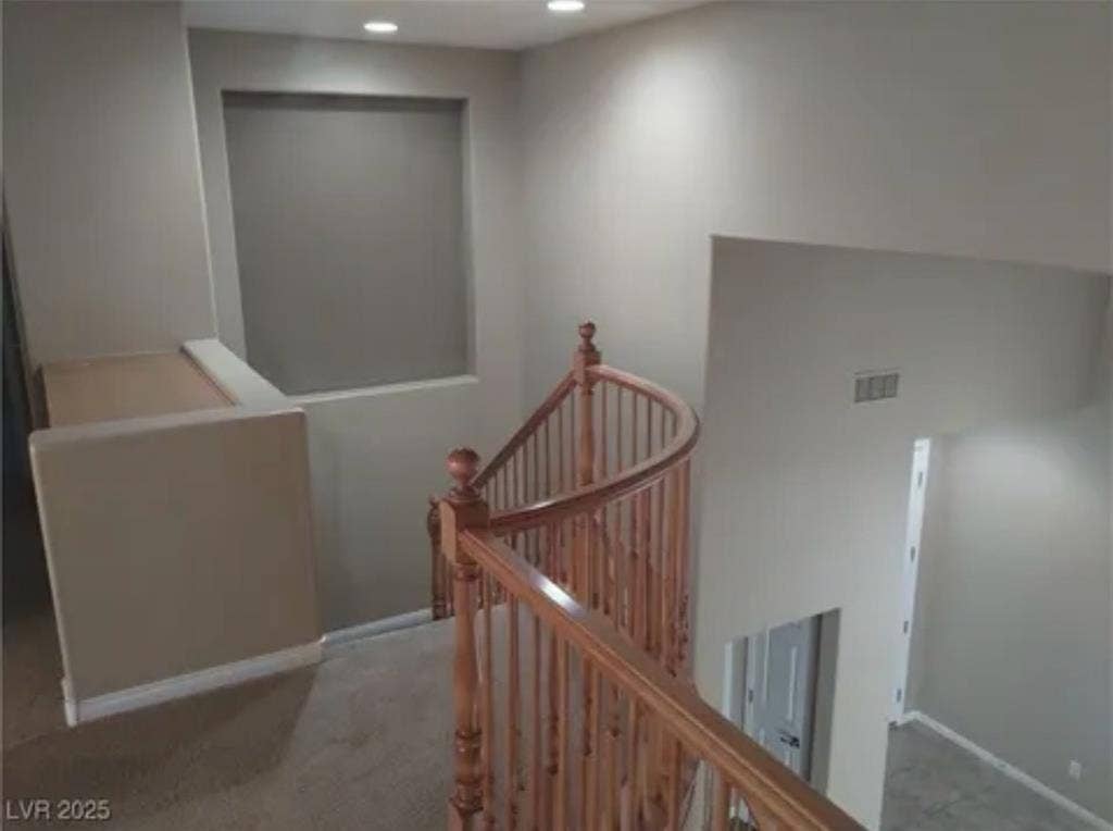 Roommates needed