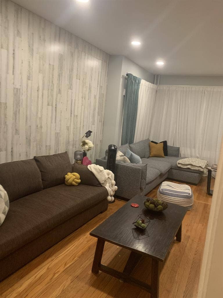 Spare room in Portage Park- Chicago