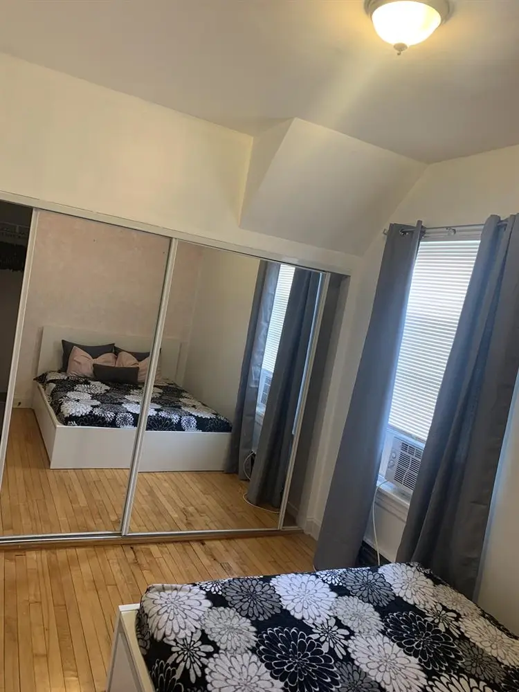 Spare room in Portage Park- Chicago