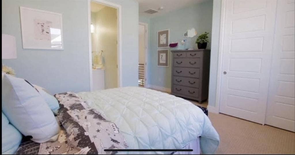 Room with private bath for rent