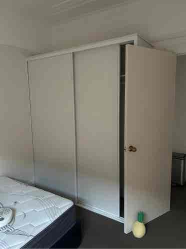 Room available in Kirribilli, ASAP!