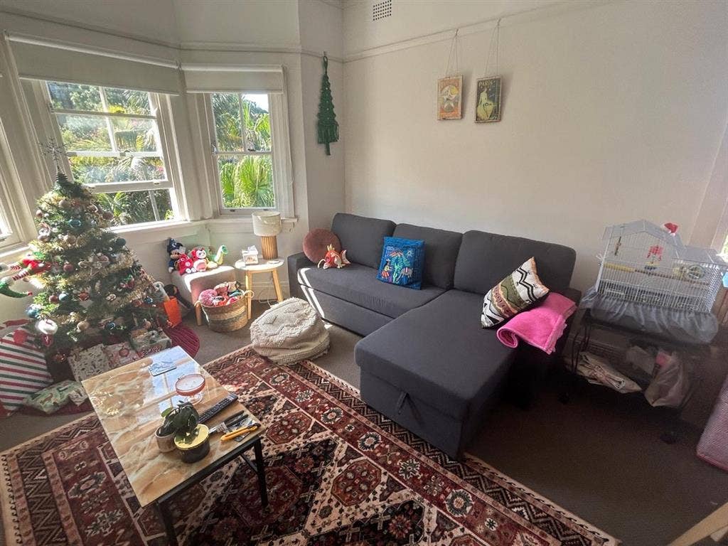 Room available in Kirribilli, ASAP!