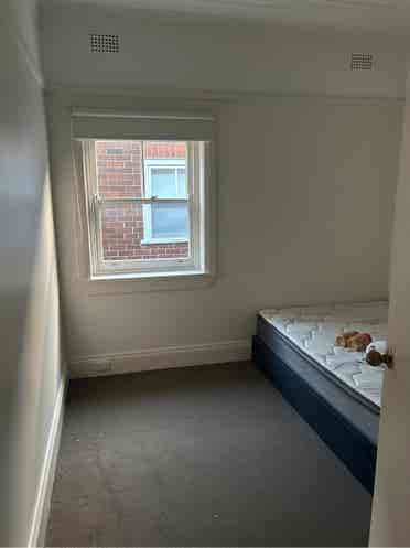 Room available in Kirribilli, ASAP!