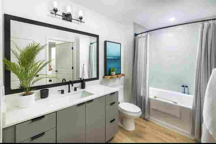 Apartment - Bedroom Available
