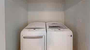 1 BR in Oakland