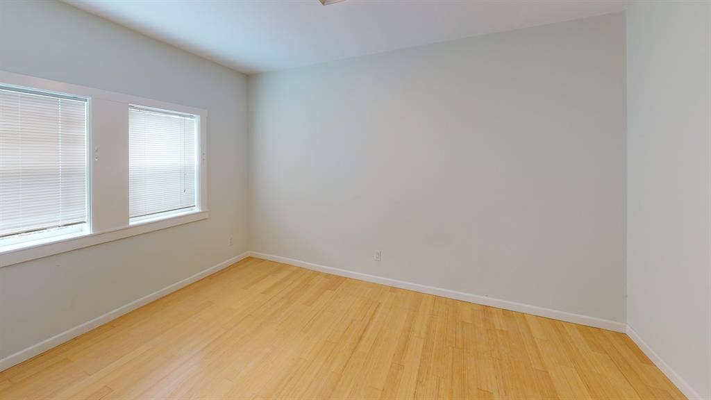1 BR in Oakland