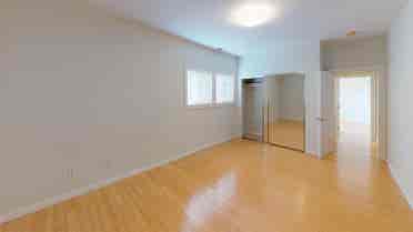 1 BR in Oakland
