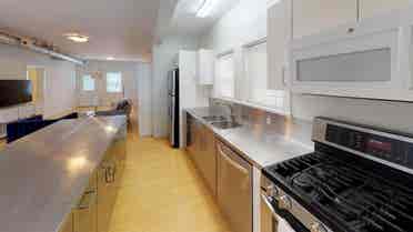 1 BR in Oakland
