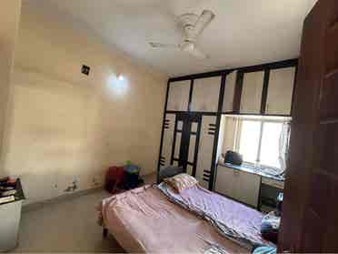 One room available in 2bhk flat
