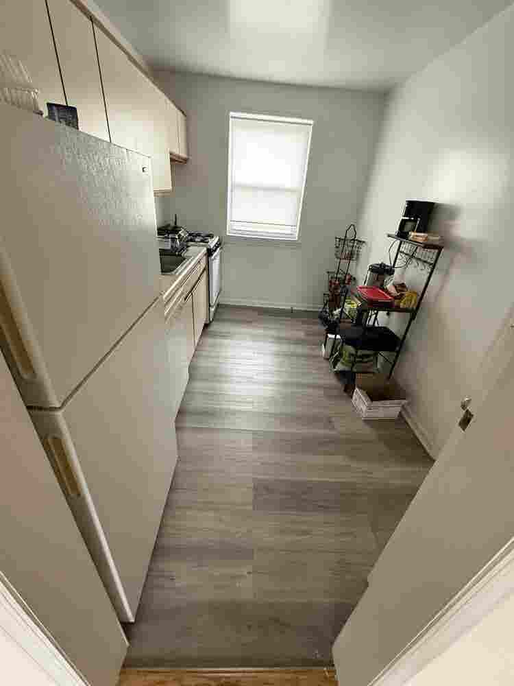 Room Open Bayside/Oakland Gardens