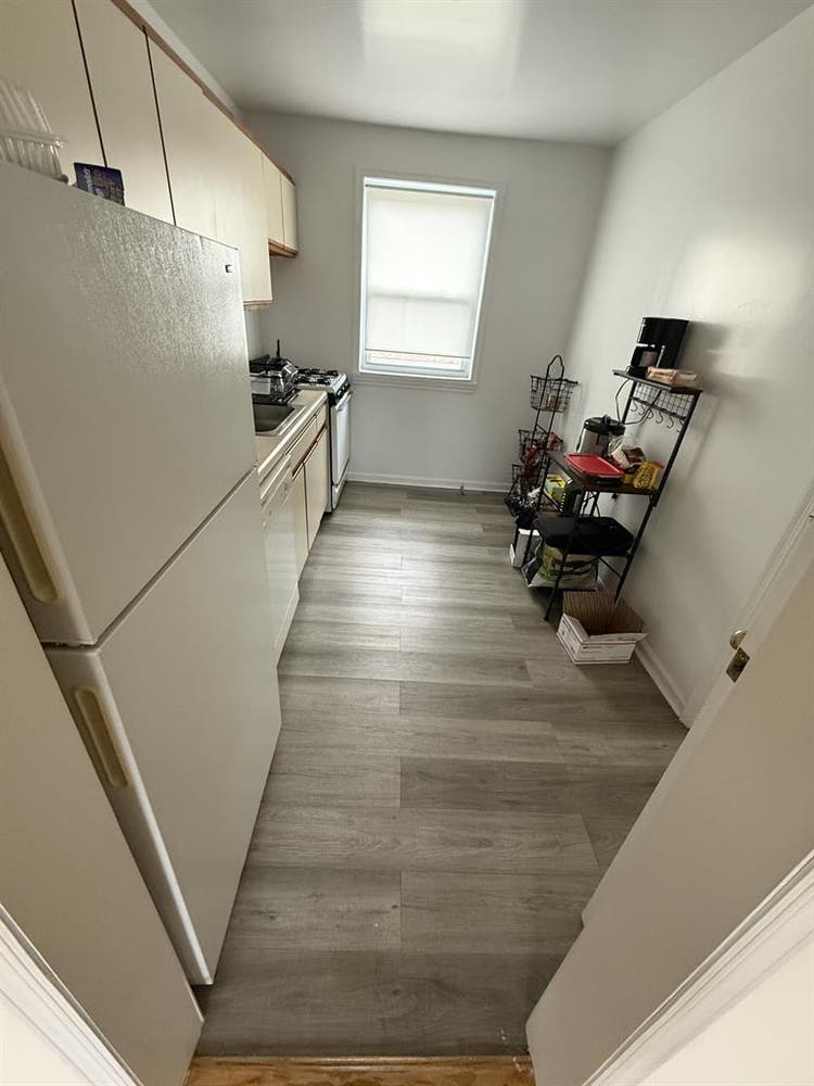 Room Open Bayside/Oakland Gardens