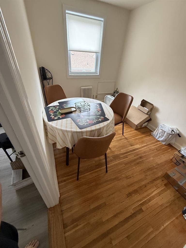 Room Open Bayside/Oakland Gardens
