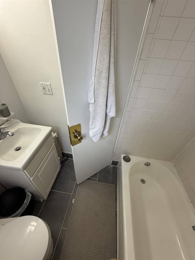 Room Open Bayside/Oakland Gardens