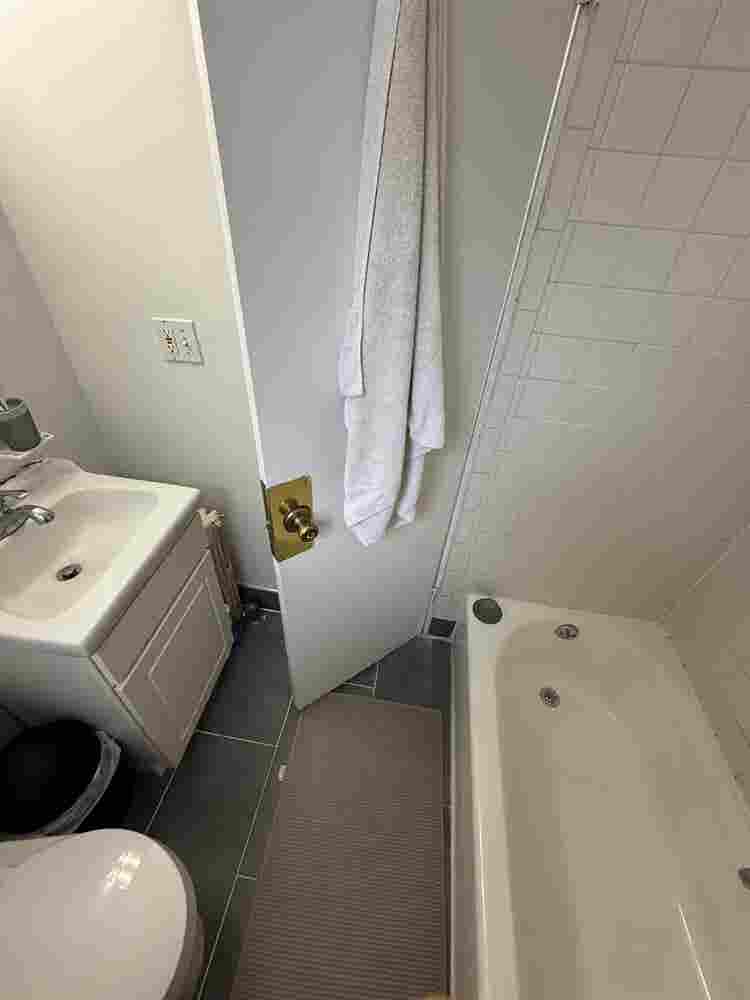 Room Open Bayside/Oakland Gardens