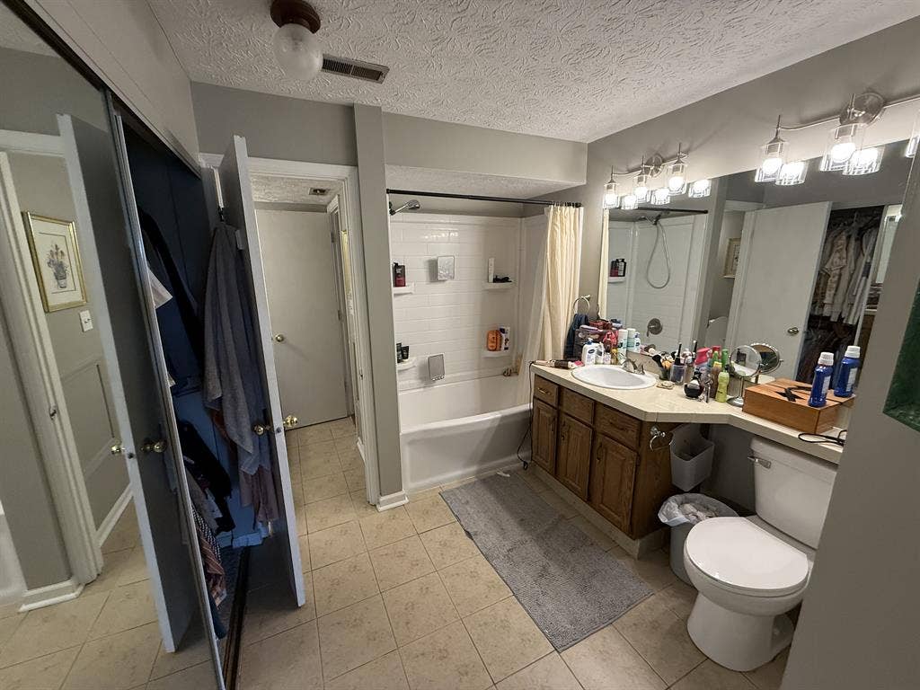 Lakeside Condo with Room Mate