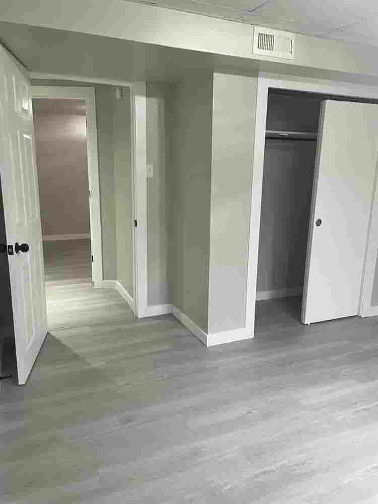 bath basement! sqft