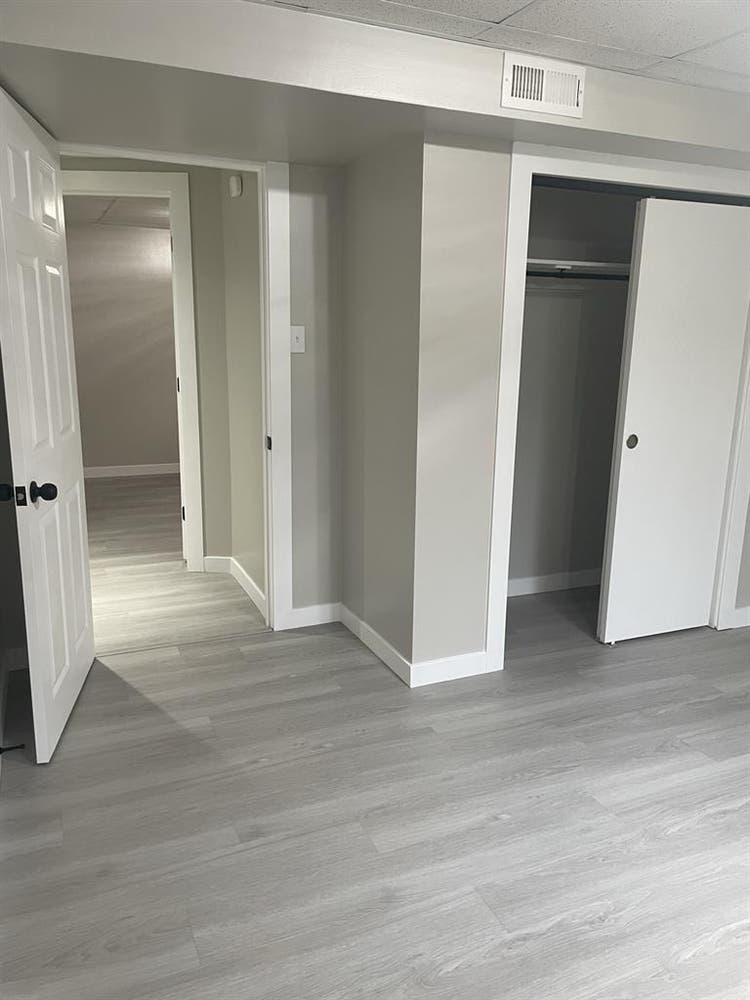 bath basement! sqft