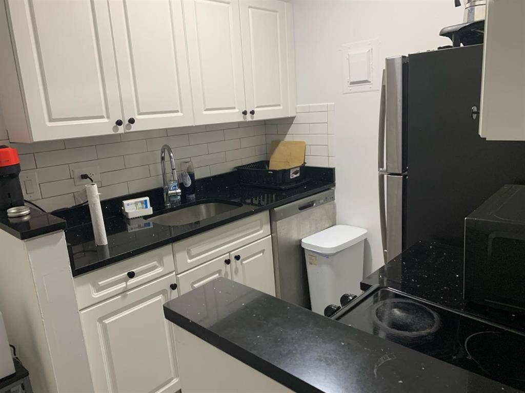 ✨Spacious Room in Midtown South✨
