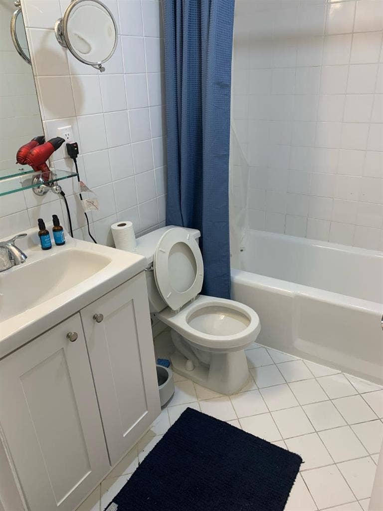 ✨Spacious Room in Midtown South✨