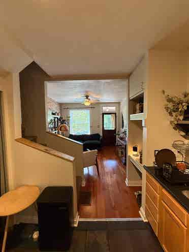 Private Room - Brick Townhome $