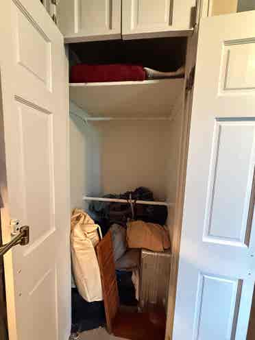 Private Room - Brick Townhome $