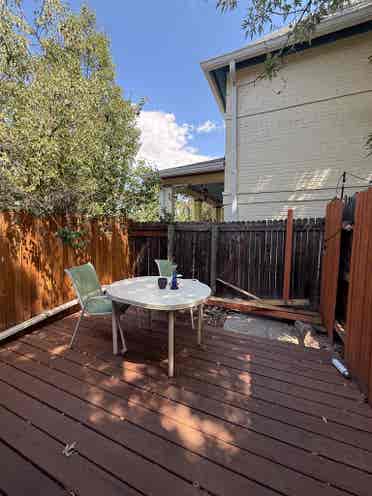 Private Room - Brick Townhome $