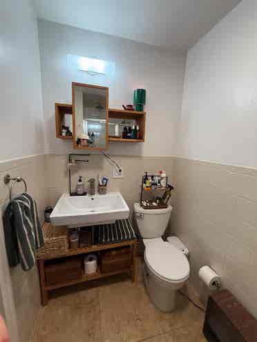 Private Room - Brick Townhome $
