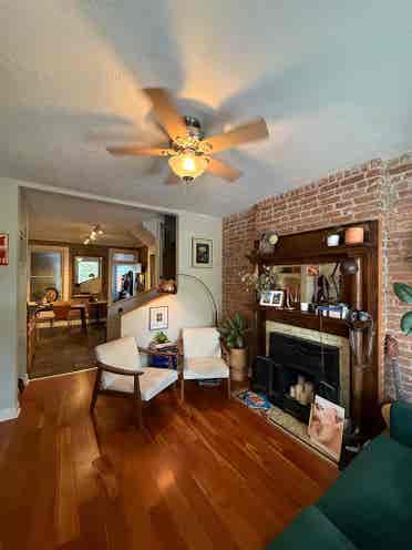 Private Room - Brick Townhome $