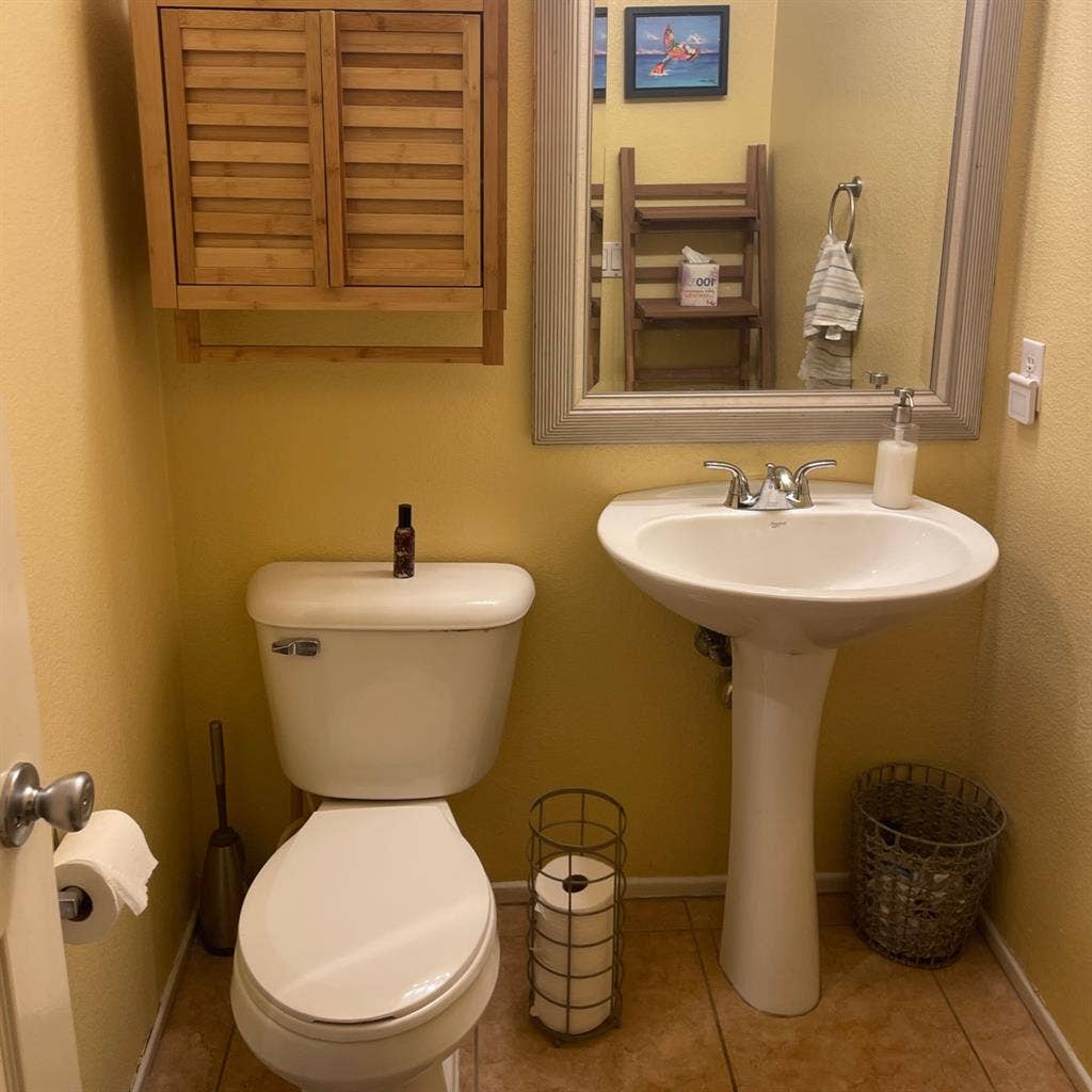 Furnished room in Gated Community