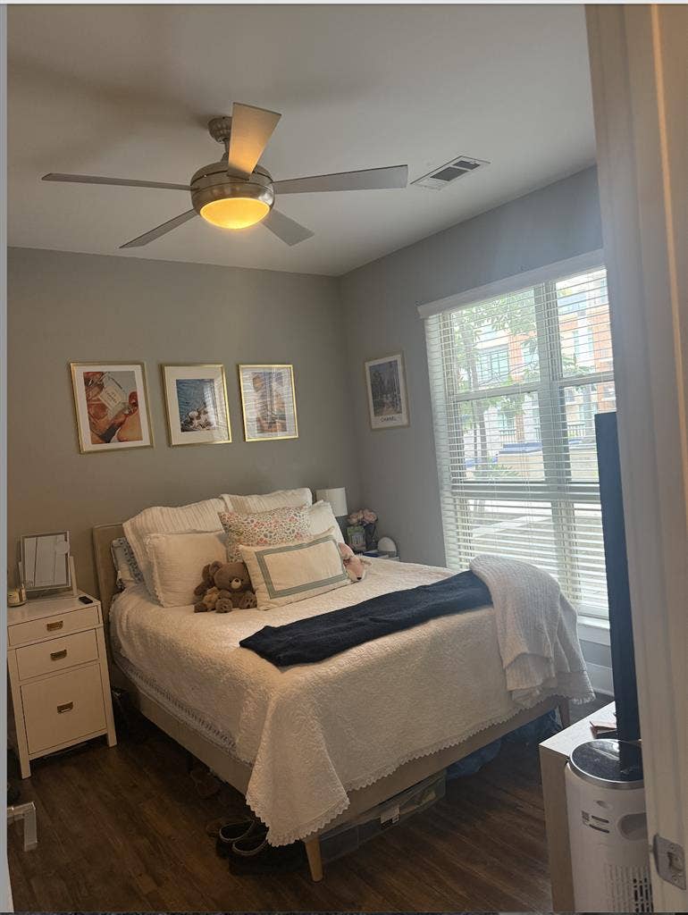 Sublease C square Spring