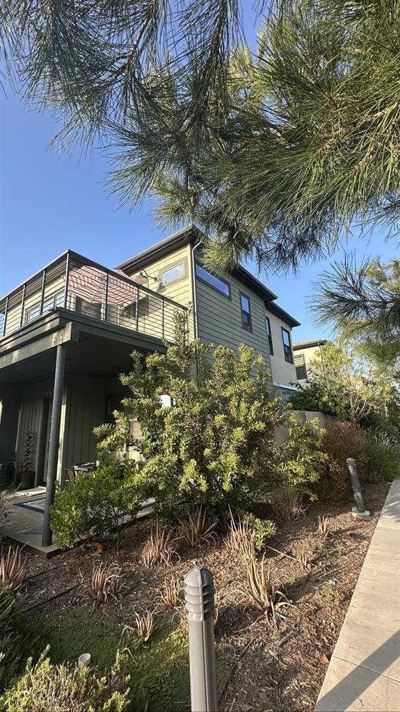 Big Bright Master bedroom in Irvine