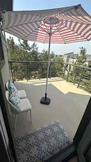 Big Bright Master bedroom in Irvine