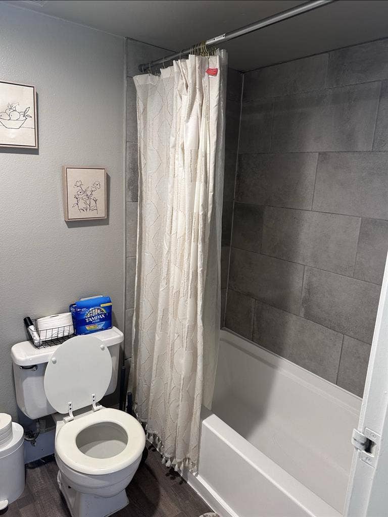 Room for rent!