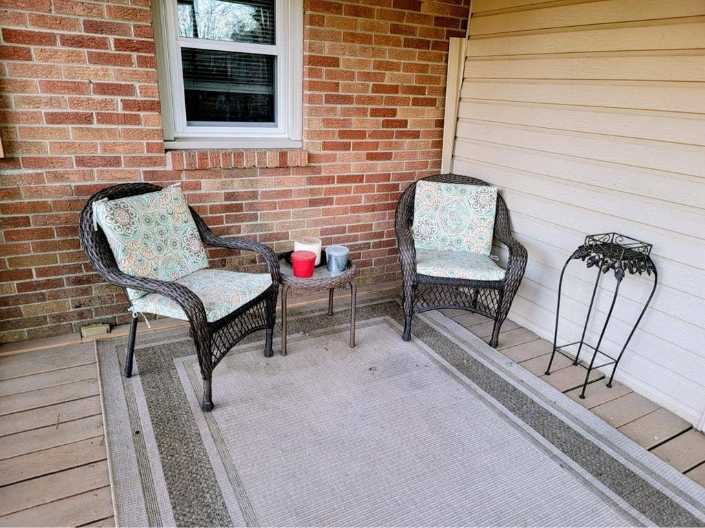 Furnished rooms  miles from UAH