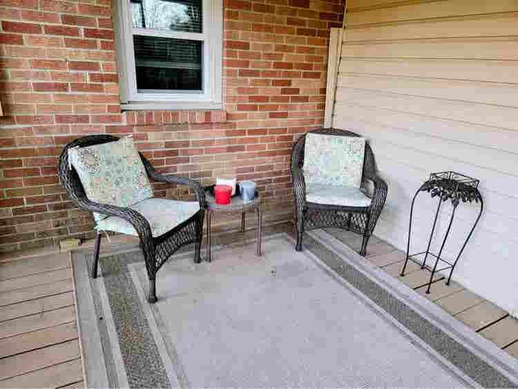 Furnished rooms  miles from UAH