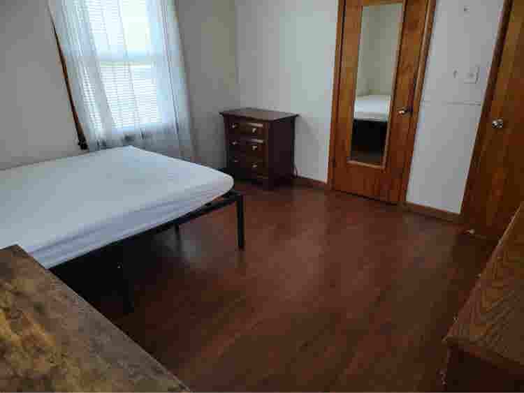 Furnished rooms  miles from UAH