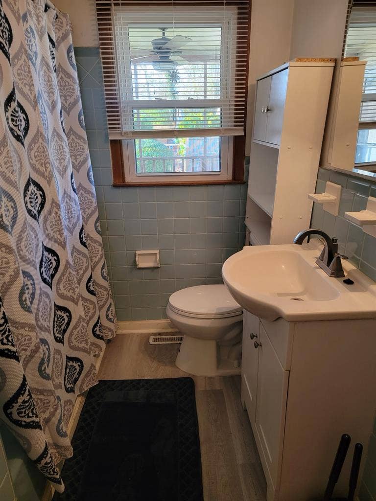 Furnished rooms  miles from UAH