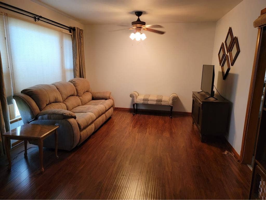 Furnished rooms  miles from UAH