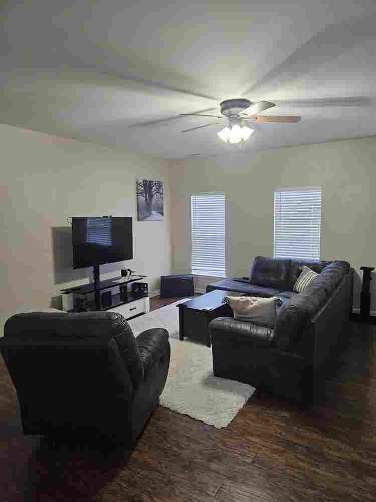 LF roommate Oct 1