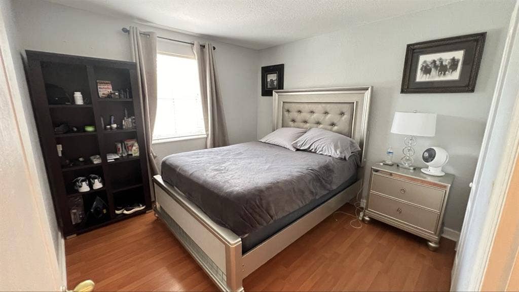 Furnished room in West Miramar