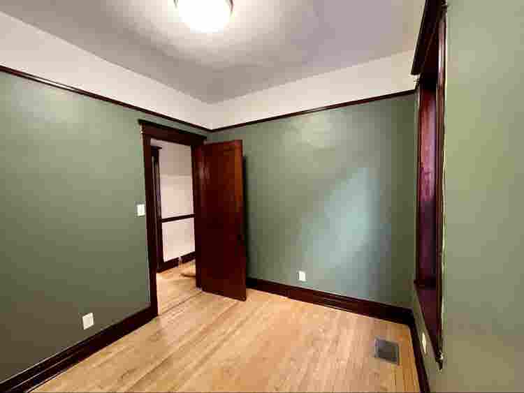 Roommate needed: bath