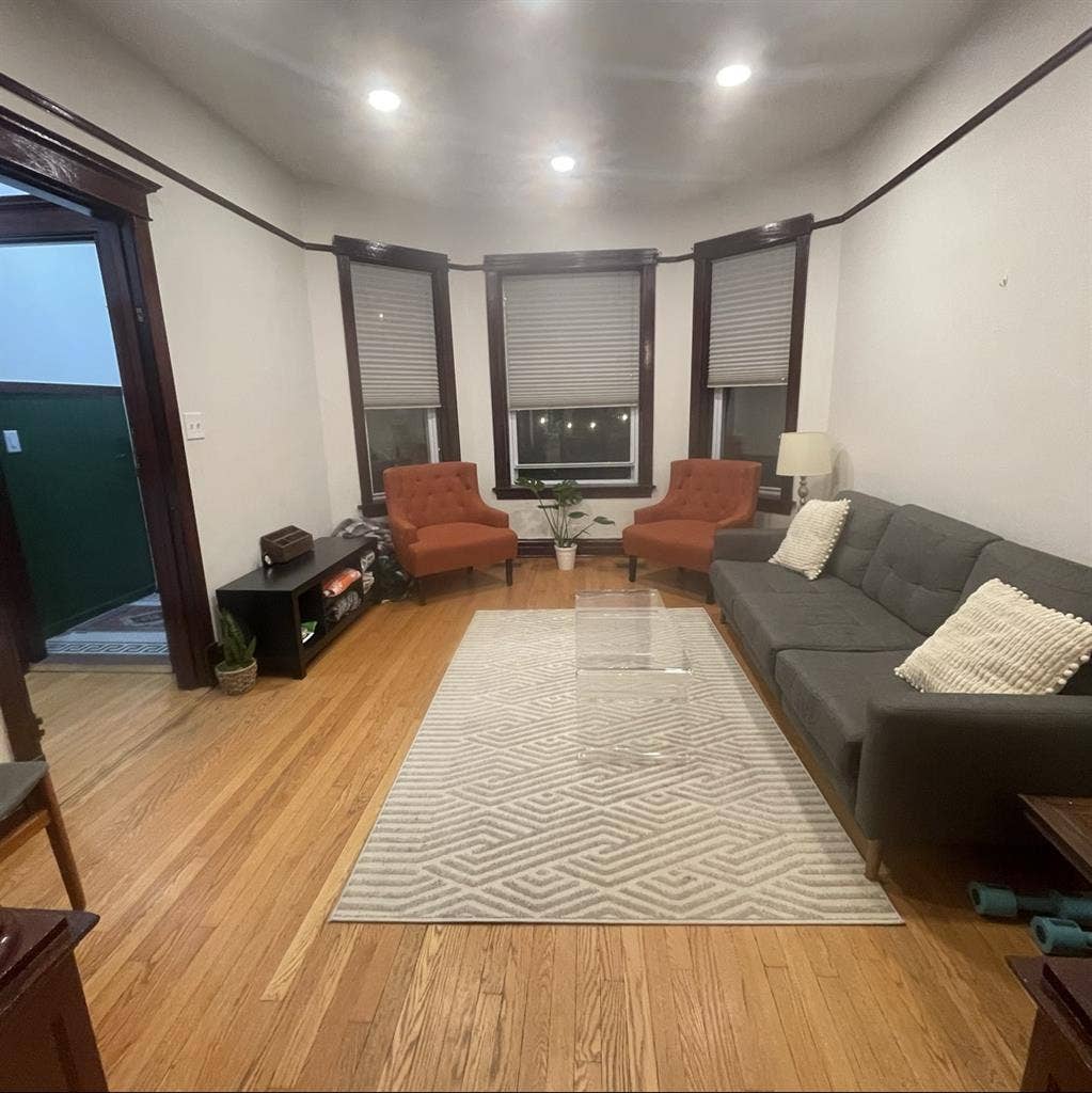 Roommate needed: bath