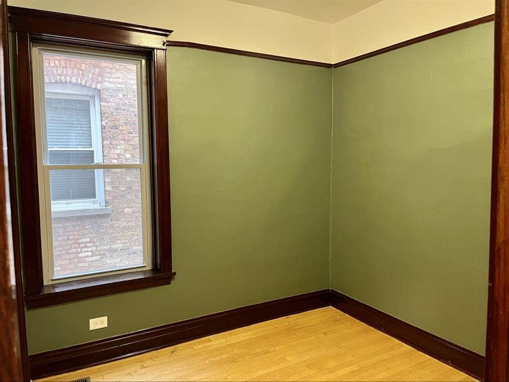 Roommate needed: bath
