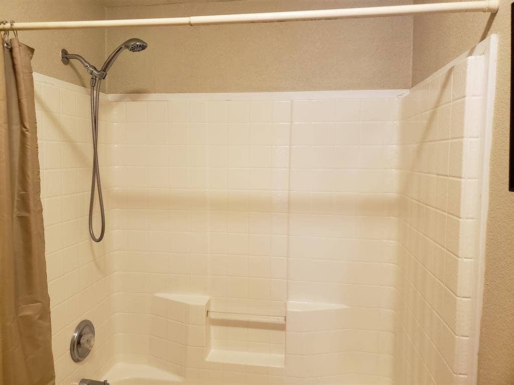 Private Room, Shared Bath  Prescott