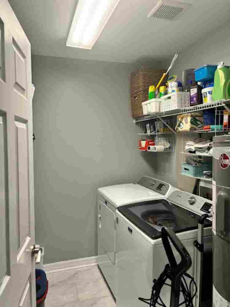 Looking for a girl Roomate!
