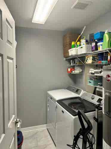 Looking for a girl Roomate!