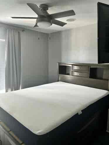 Looking for a girl Roomate!