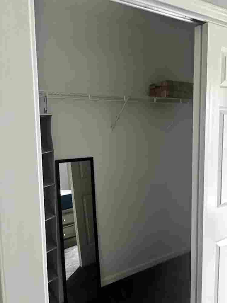 Looking for a girl Roomate!