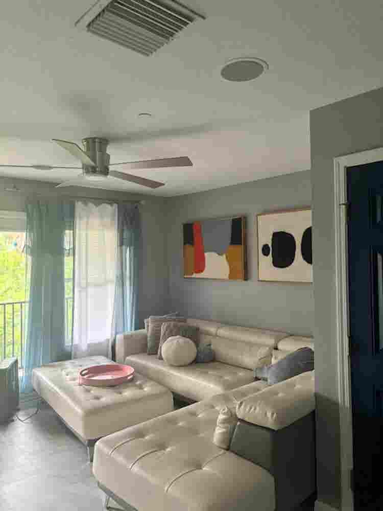 Looking for a girl Roomate!