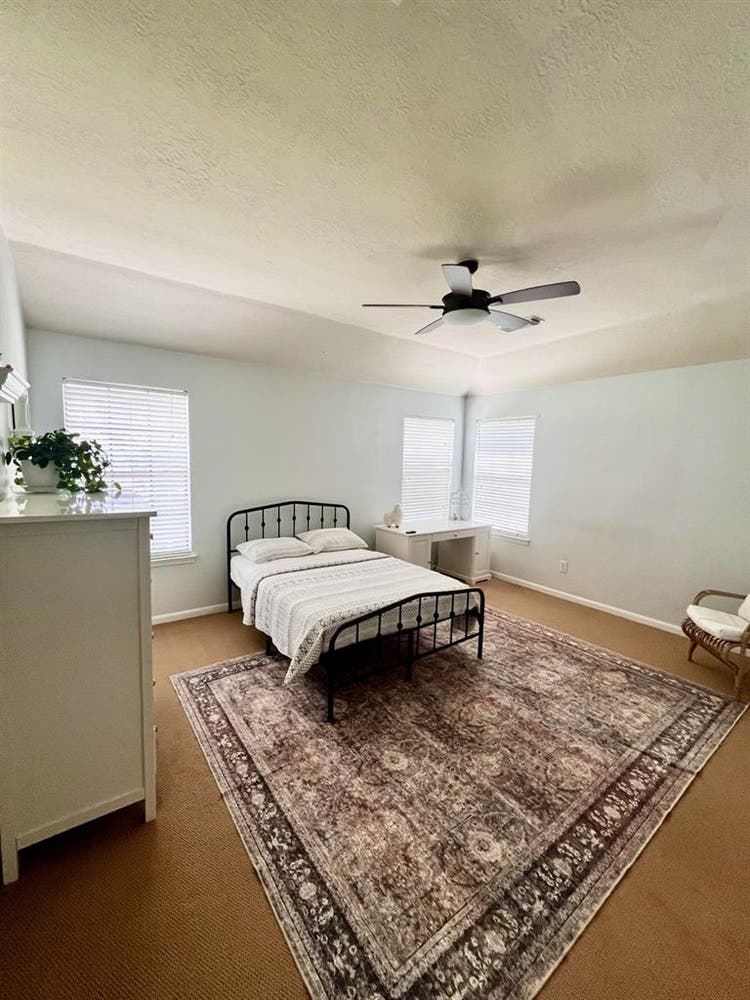Room for Rent - Female Only
